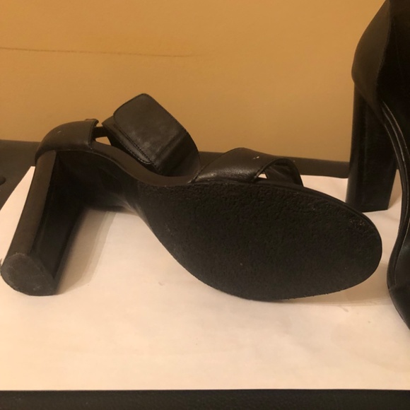 Le Chateau Heels Size 7.5 - Picture 4 of 4